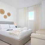 Puerto Banus Bliss By Rent Me Апартаменти